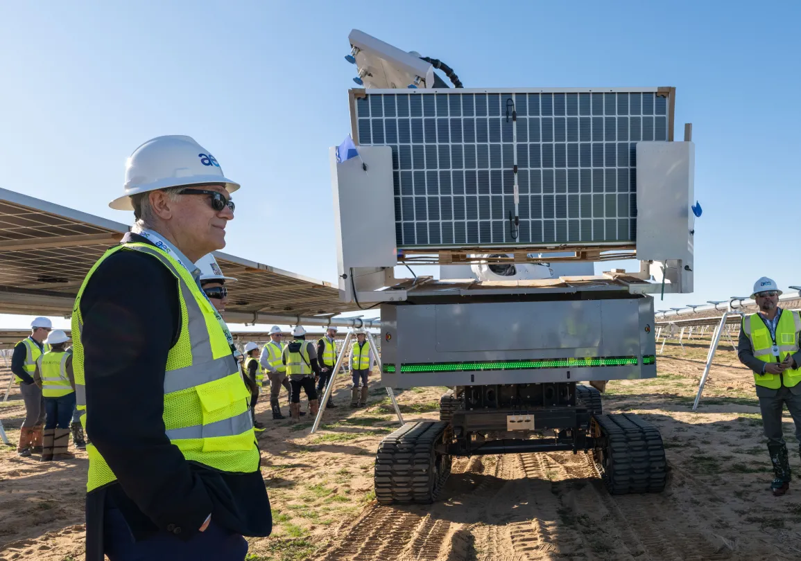 Maximo robotics at a utility-scale solar construction site
